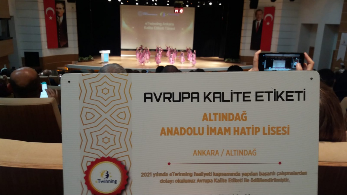 e-TWİNNİNG PROJEMİZ AVRUPA KALİTE ETİKETİ ÖDÜLÜ ALDI